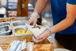 TRIK FOOD HANDLER KUNCI SUKSES BISNIS KULINER ANDAL